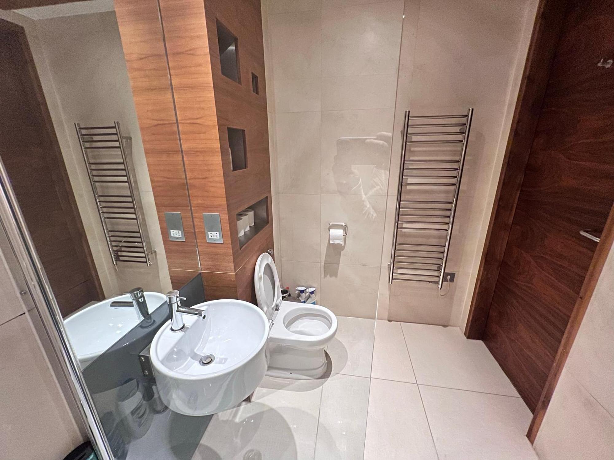 Deluxe Central Entire Flat At Farringdon Station 런던 외부 사진